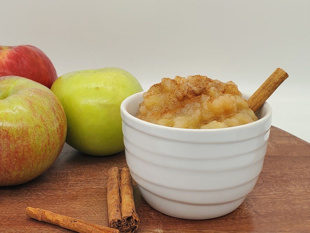 Easy Homemade Unsweetened Applesauce Recipe - Wicked Handy